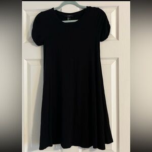 Black short sleeve flowy dress
